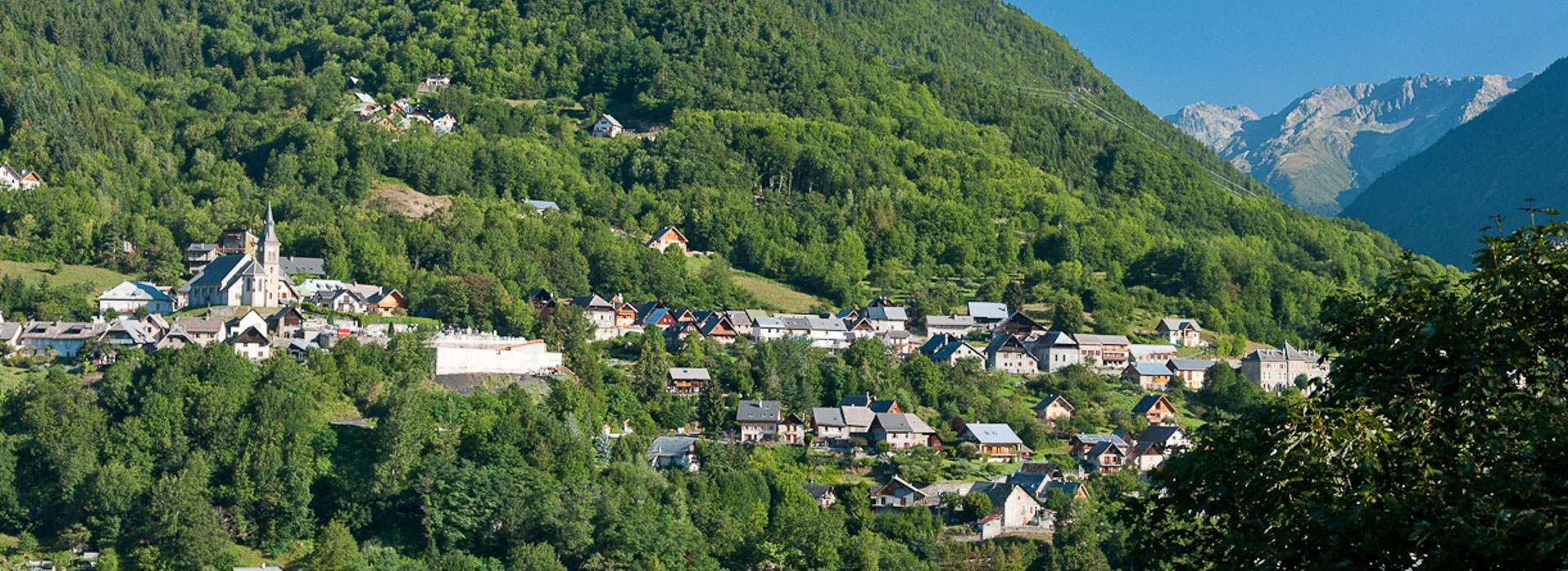 allemont-mairie-en-ete-202